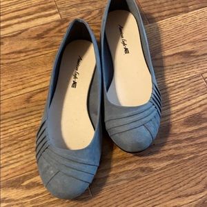 American Eagle Gray Flats